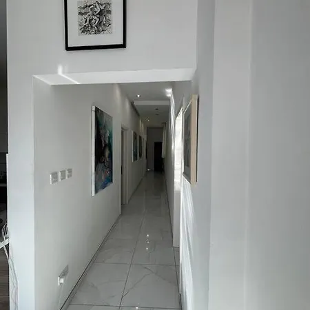 Апартаменты In The Heart Of Слима